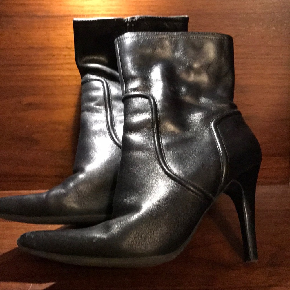 High-heel ankle boots